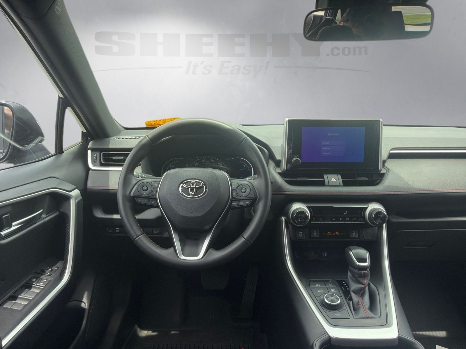 Used 2024  Toyota SE image 3