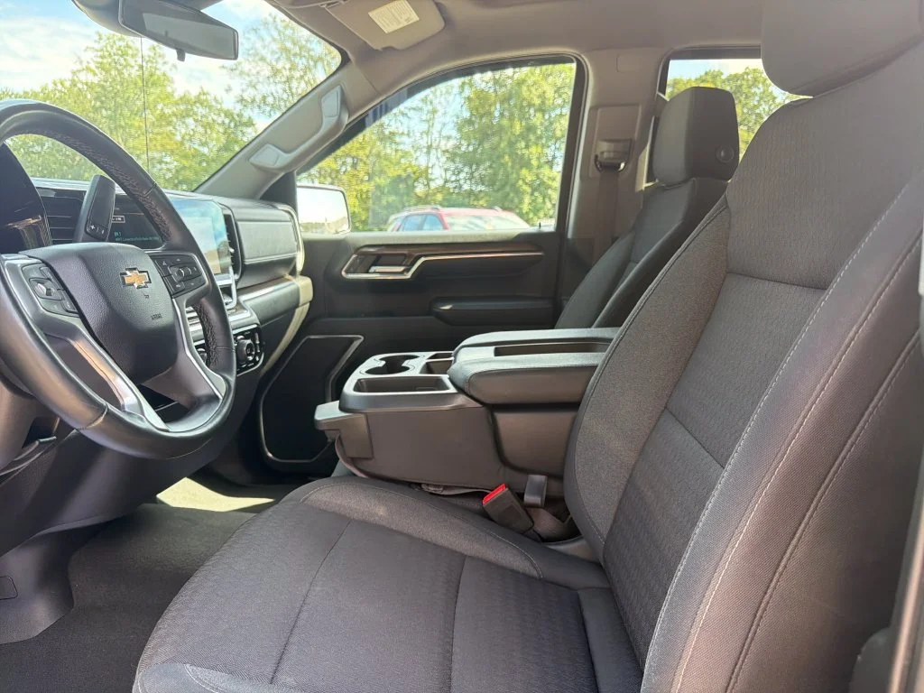 2023 Chevrolet Silverado 1500 LT - Photo 9