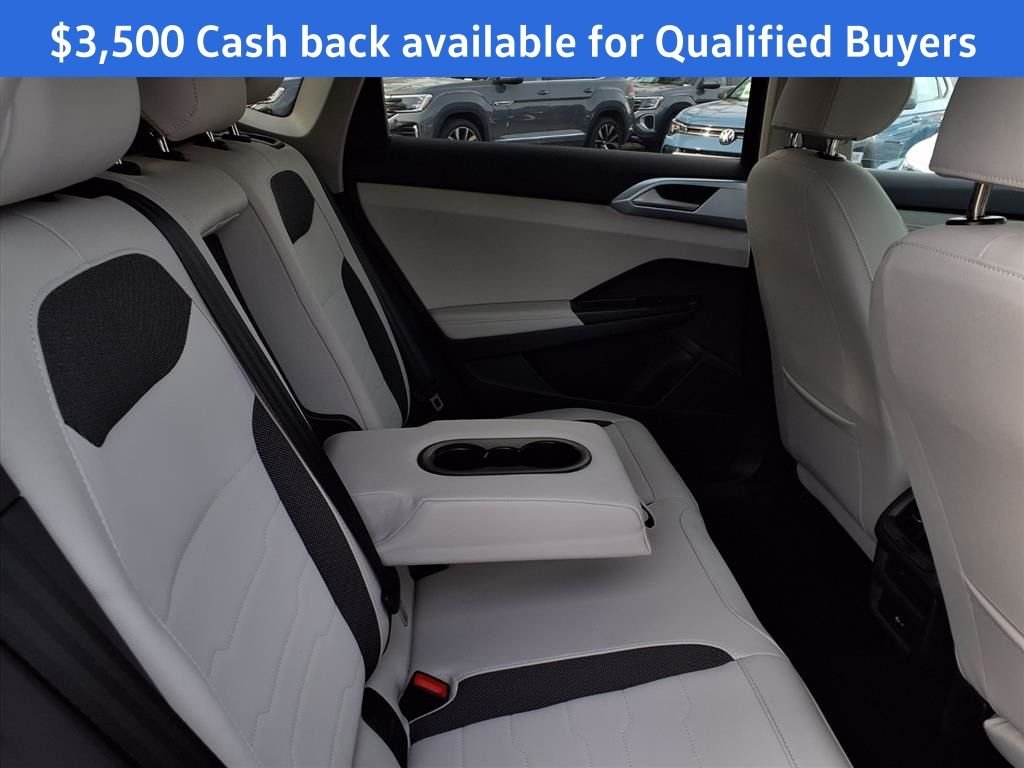 2025 Volkswagen Taos SE - Photo 22