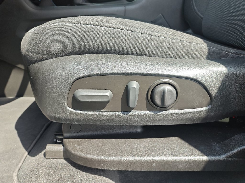 Used 2023 White Chevrolet LT image 12