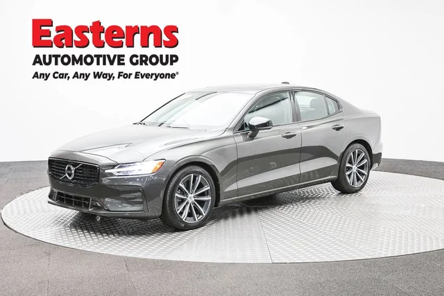 2022 Volvo S60 B5 Momentum
