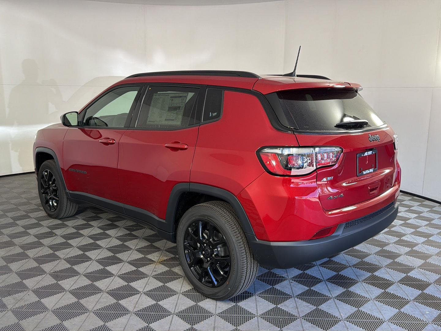 New 2026 Red Hot Pearl-Coat Exterior Paint Jeep Latitude Altitude image 6