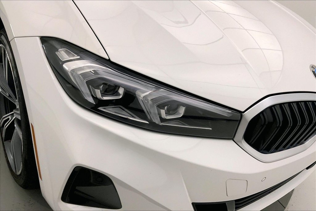 Used 2023 Alpine White BMW 330i xDrive image 27