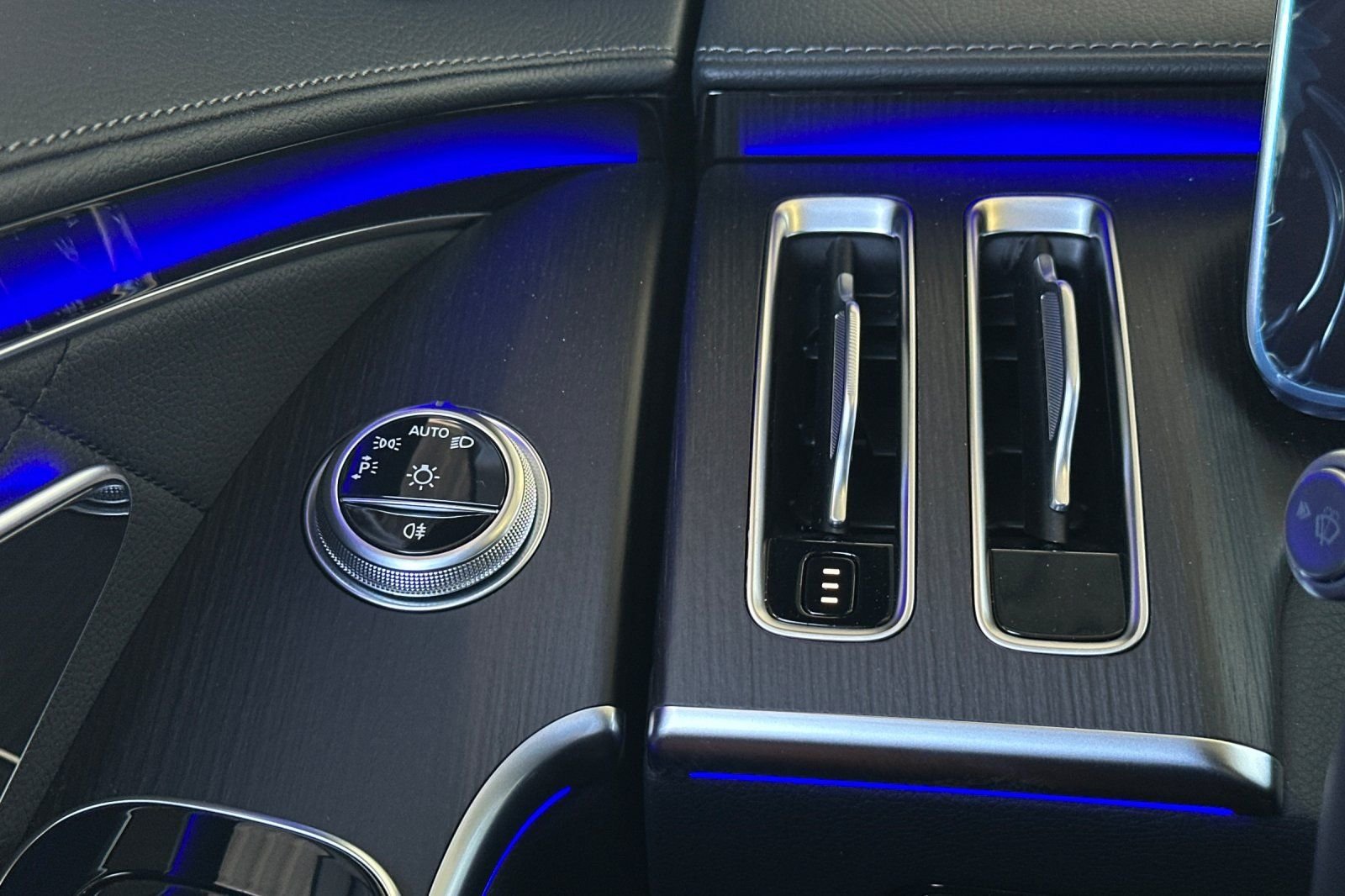 New 2025 Black Mercedes-Benz S 580e image 31