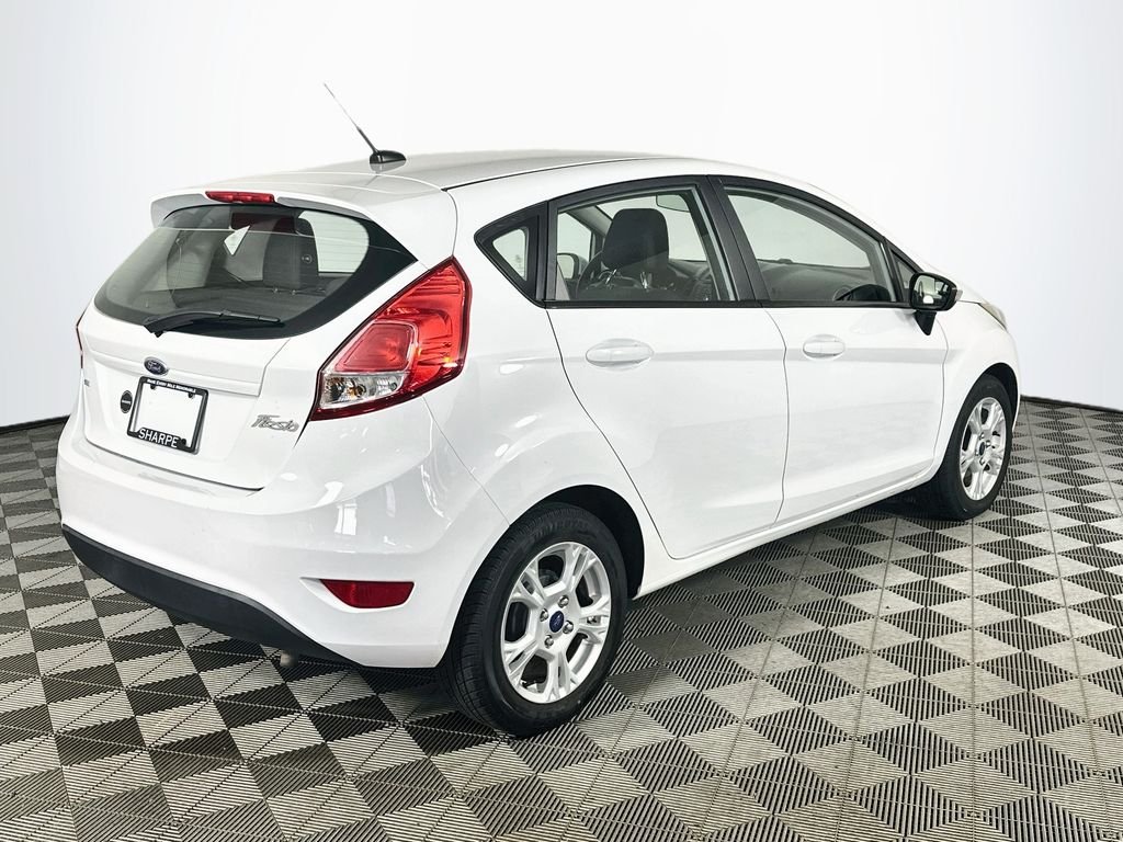 Used 2016 Oxford White Ford SE image 5