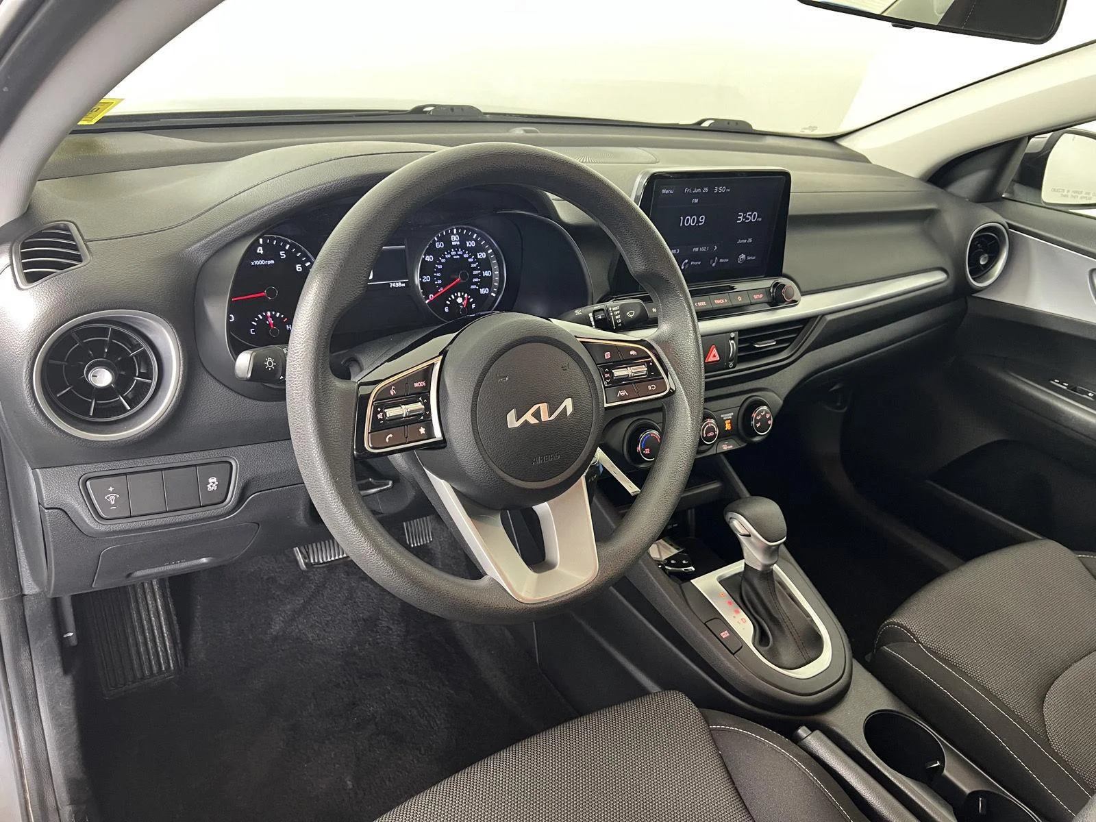 Used 2023 Steel Gray Kia LXS image 4