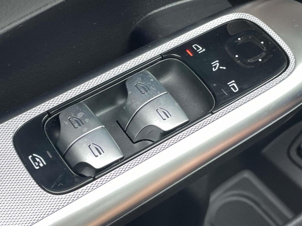 New 2026 MANUFAKTUR Alpine Grey Mercedes-Benz GLC 300 image 32