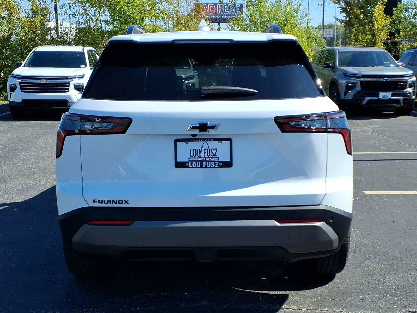 New 2027 Summit White Chevrolet LT image 18