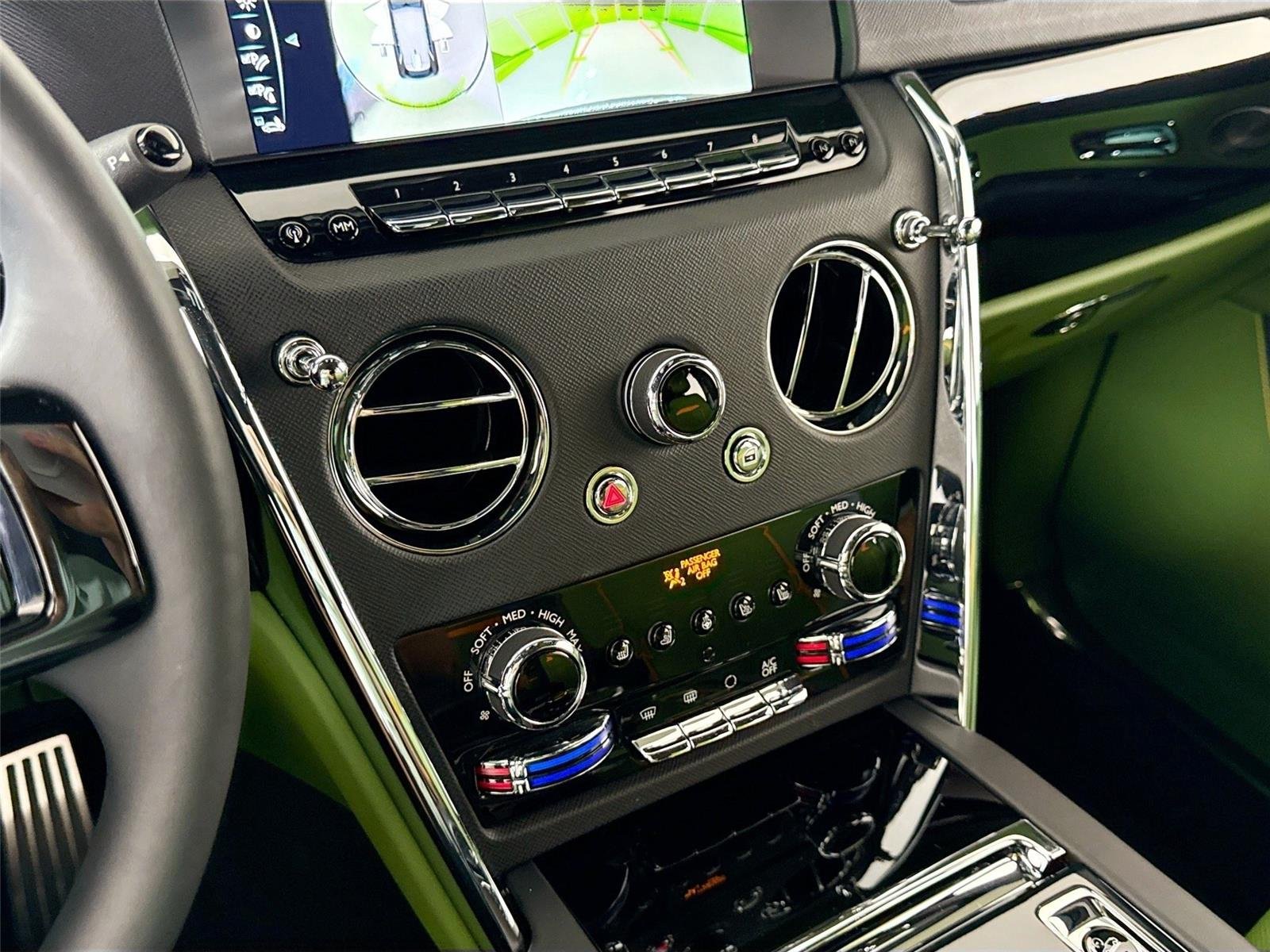 Used 2024 Silver Rolls-Royce  image 21