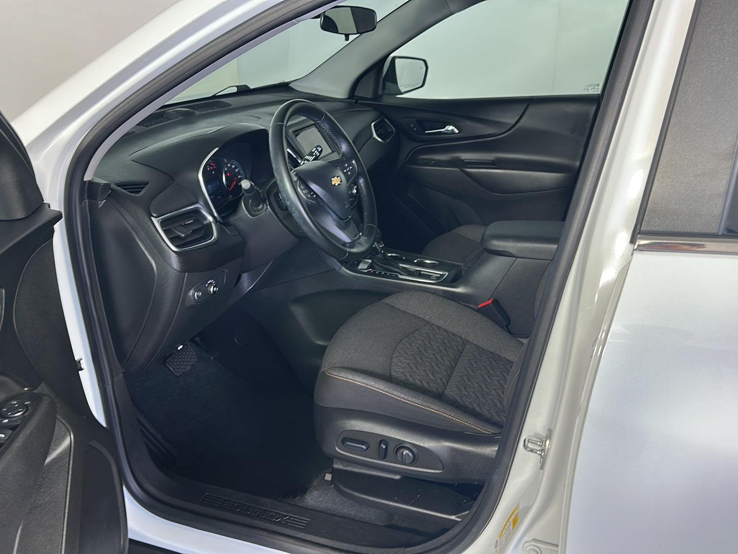 Used 2024 Summit White Chevrolet LT image 10