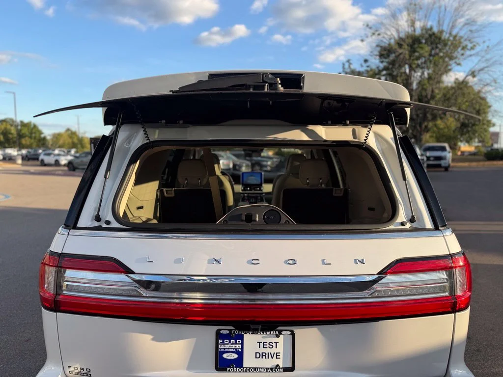 Used 2019 White Lincoln Reserve image 23