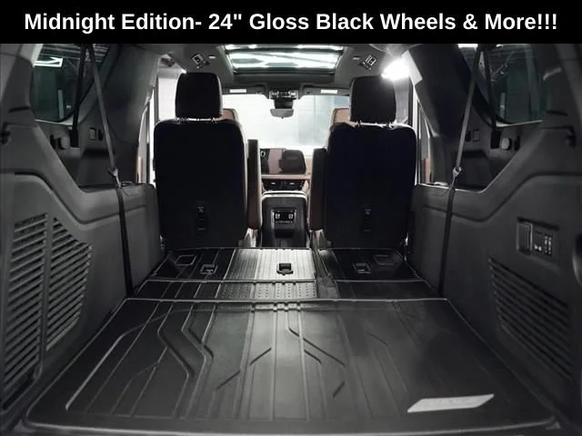 2026 Chevrolet Suburban High Country - Photo 14