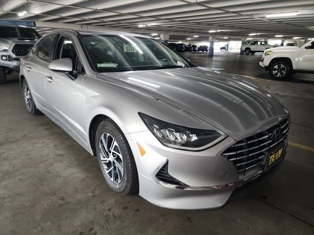 Used 2021 Silver Hyundai Blue image 2