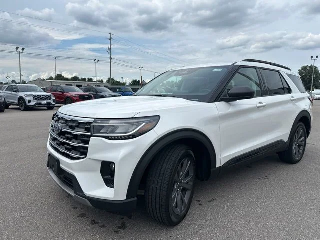 New 2026 Star White Metallic Tri-Coat Ford Active image 30