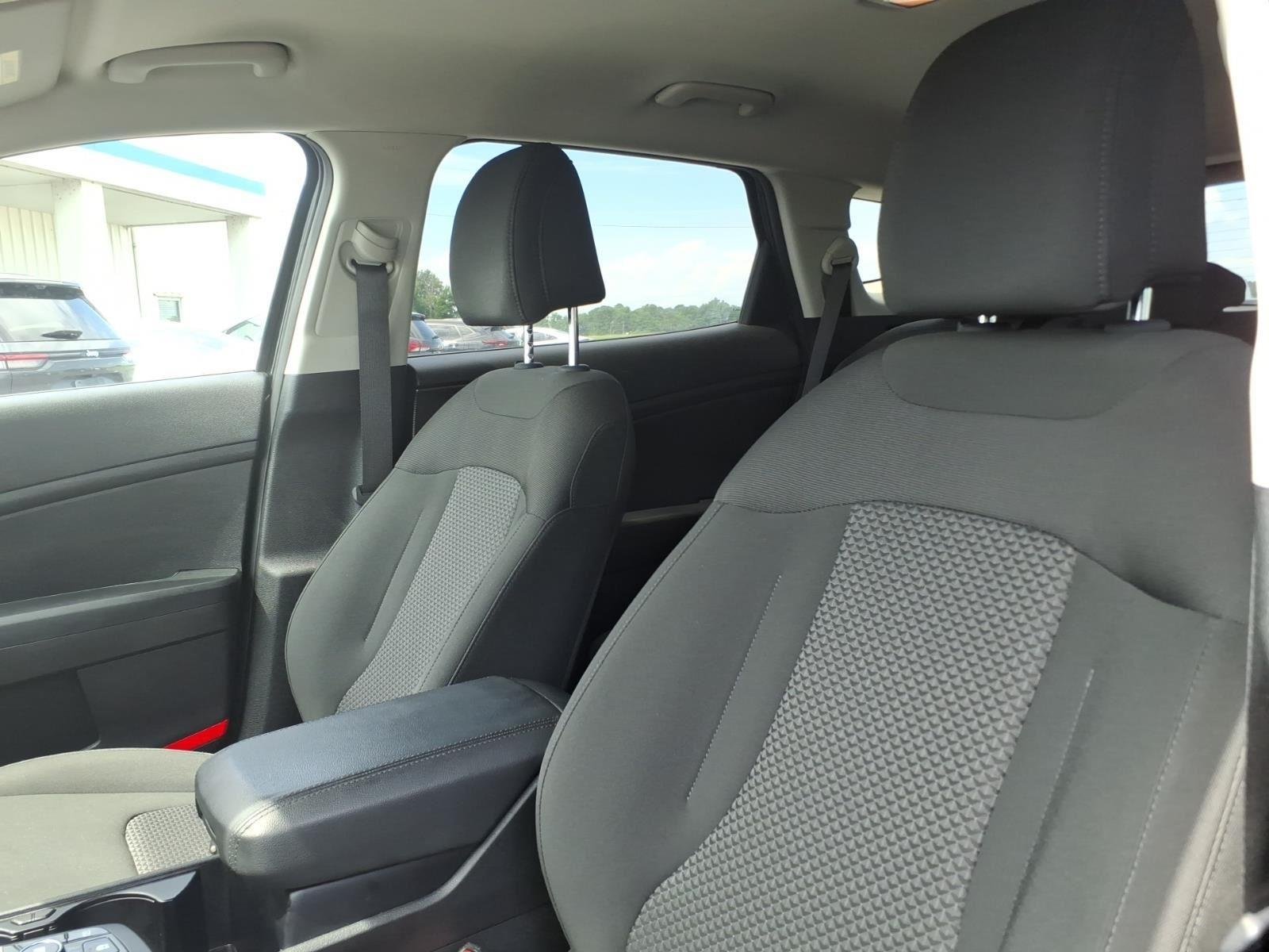 2025 Kia Sportage LX - Photo 18
