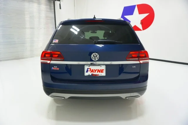 Used 2019 Tourmaline Blue Metallic Volkswagen 3.6L V6 SE w/Technology image 8