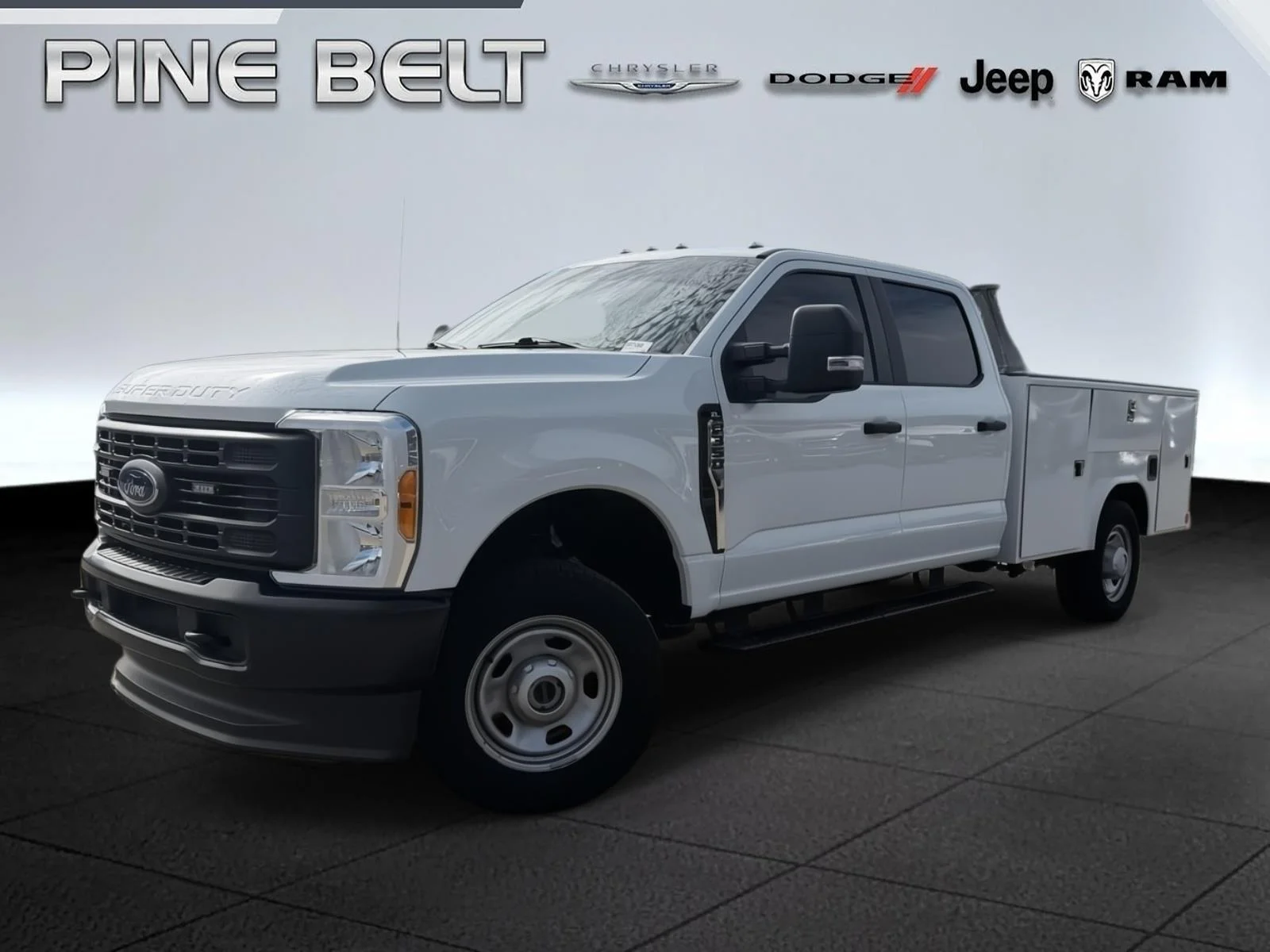 Used 2023 Oxford White Ford XL image 1