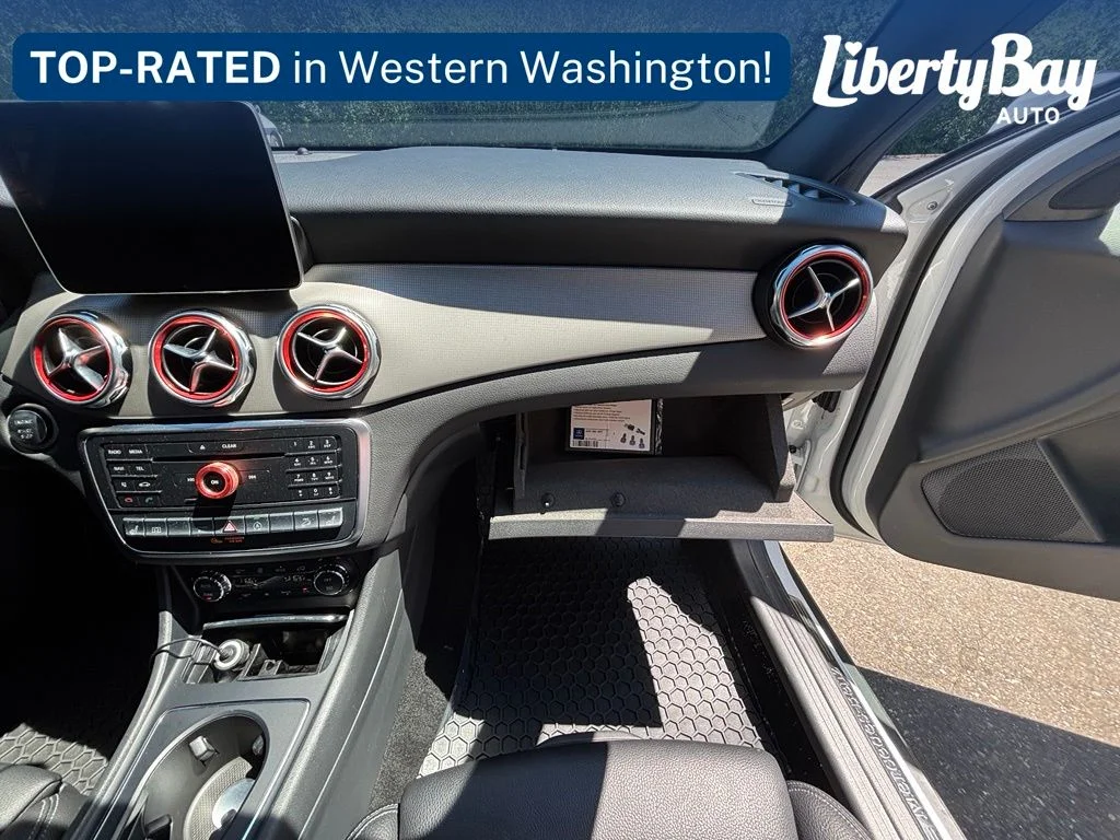 Used 2019 White Mercedes-Benz GLA 250 image 24