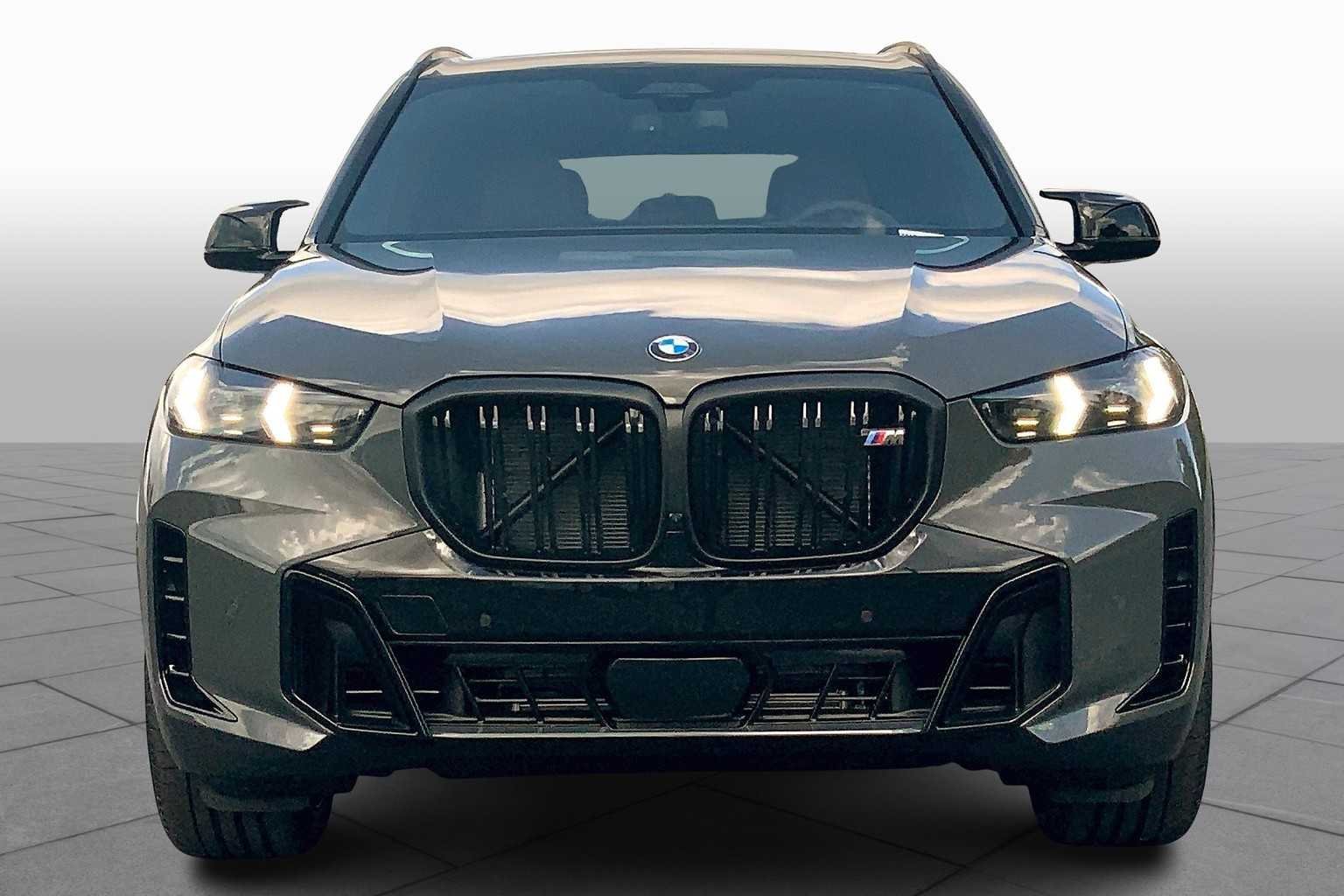 New 2026 Dravit Grey Metallic BMW M60i image 3