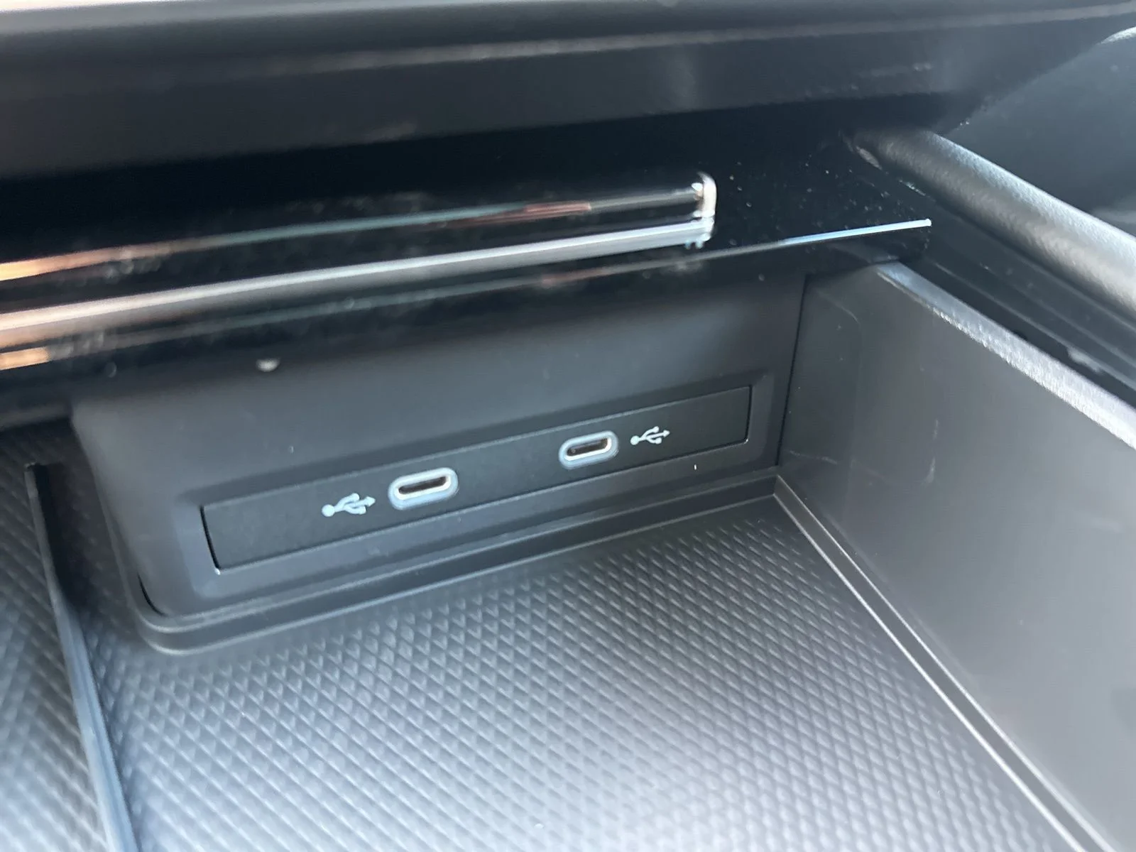 New 2026 Black Volkswagen 2.0T SE w/Technology image 57