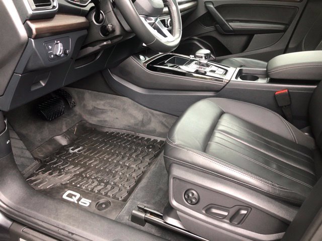 Used 2023 Daytona Gray Pearl Effect Audi 45 S line Premium image 23