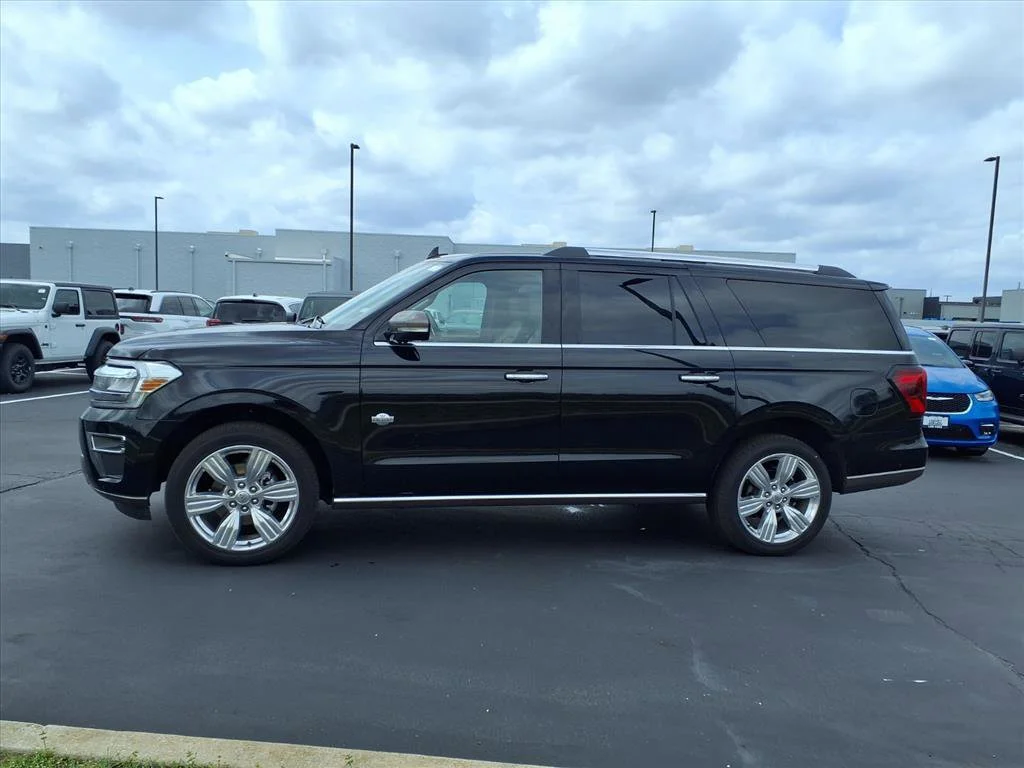 Used 2024 Black Metallic Ford King Ranch image 23