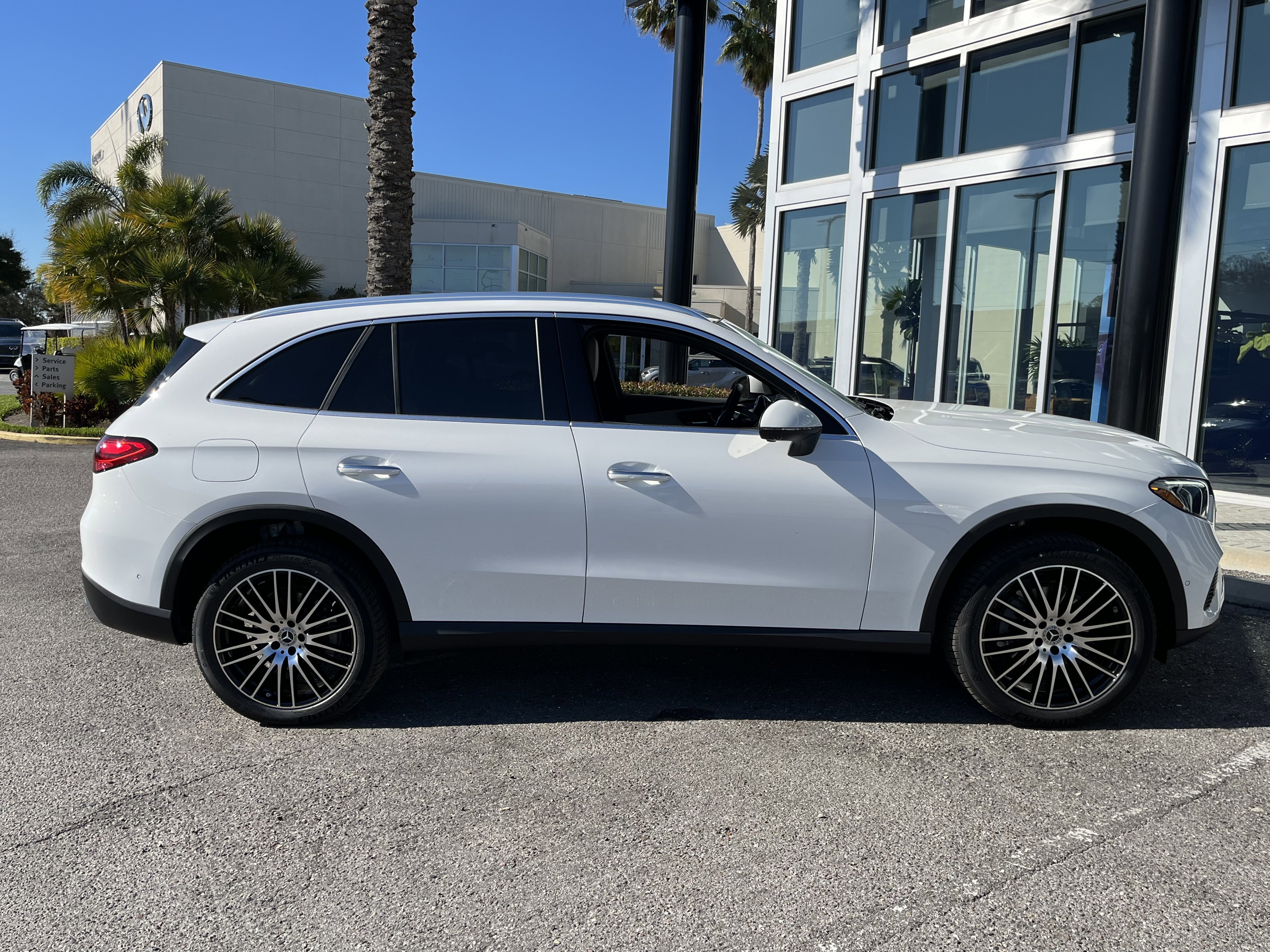 New 2026 POLAR WHITE Mercedes-Benz GLC 300 image 8
