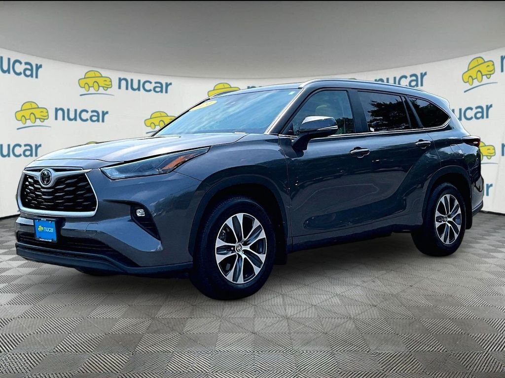 Used 2024 Gray Toyota XLE image 3