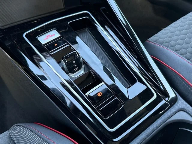 New 2026 Moonstone Gray Volkswagen 2.0T SE image 31
