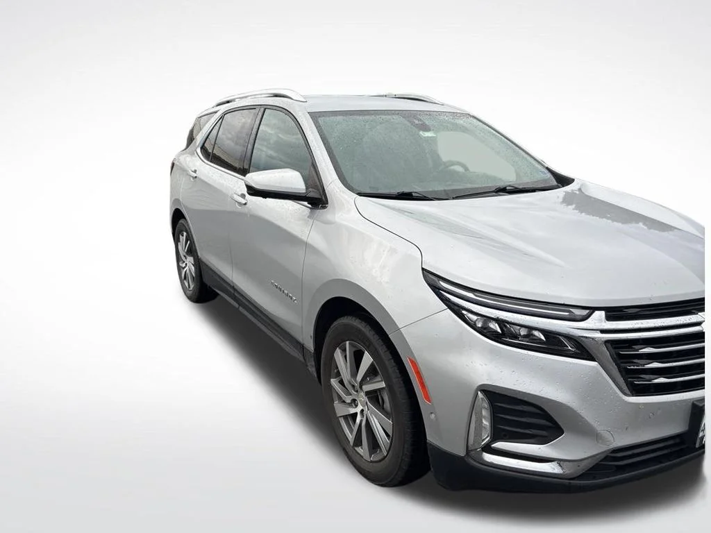 Used 2022 Silver Chevrolet Premier image 2