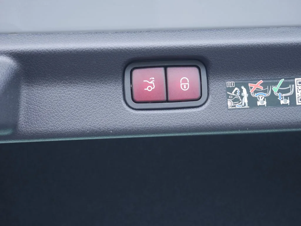 Certified Used 2023 MANUFAKTUR Alpine Gray Mercedes-Benz 350 Sedan image 21