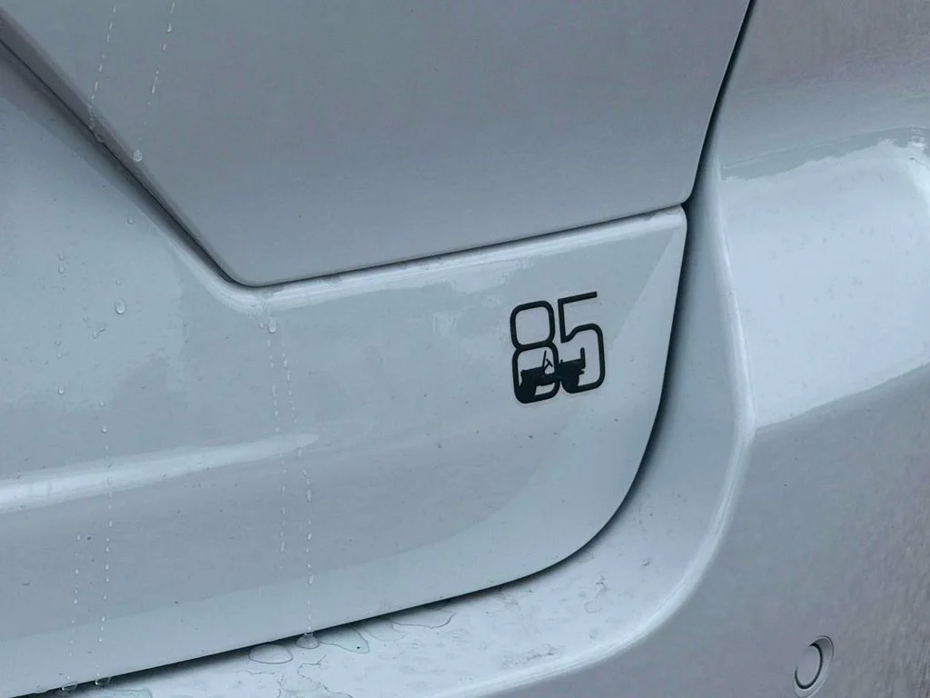 New 2026 Bright White Clear-Coat Exterior Paint Jeep Limited image 10