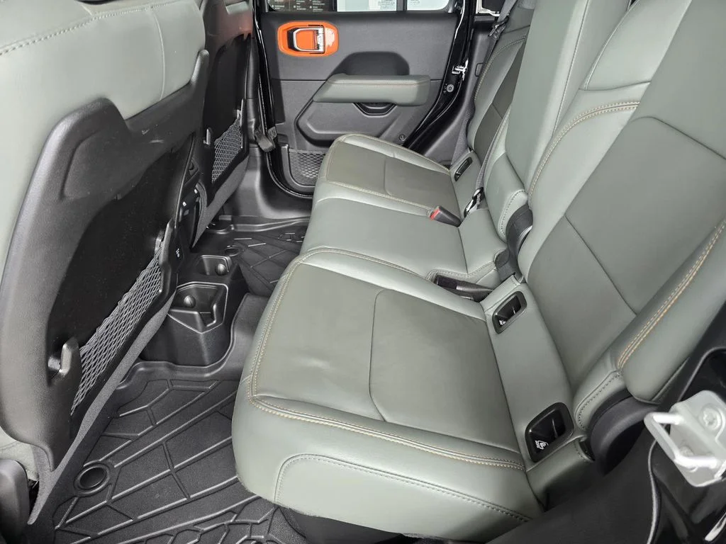 Used 2025 Black Clearcoat Jeep Mojave X image 10