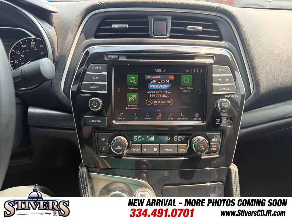 Used 2023 Black Nissan Platinum image 18