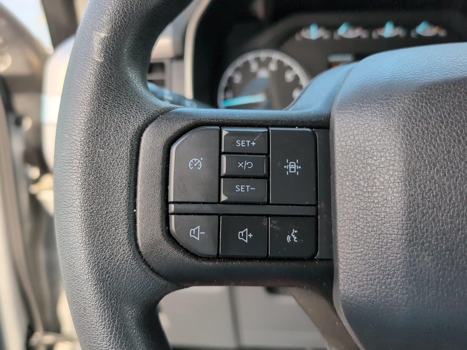 Used 2023 Iconic Silver Ford XLT image 25