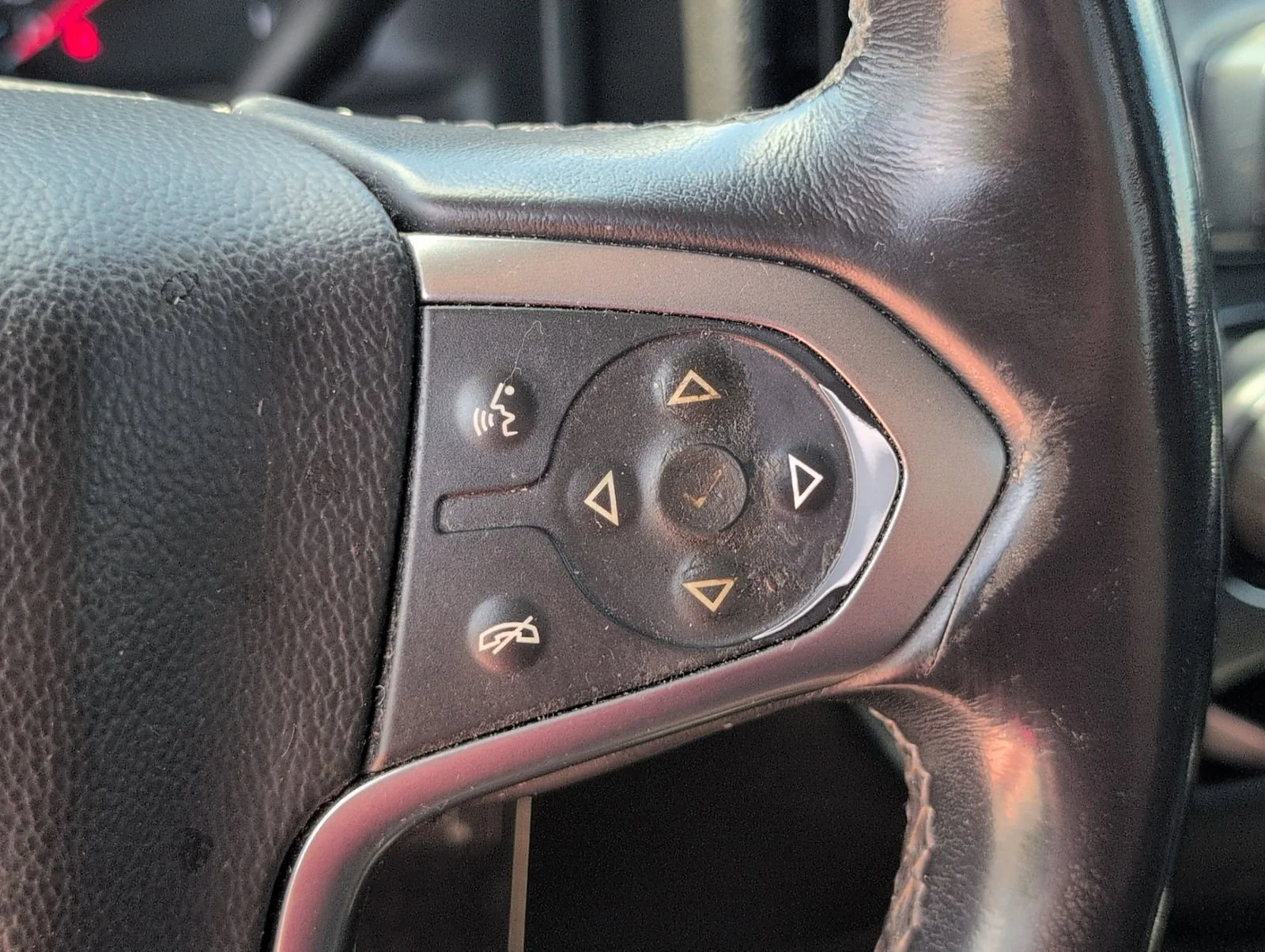Used 2018 BLACK Chevrolet LT image 23