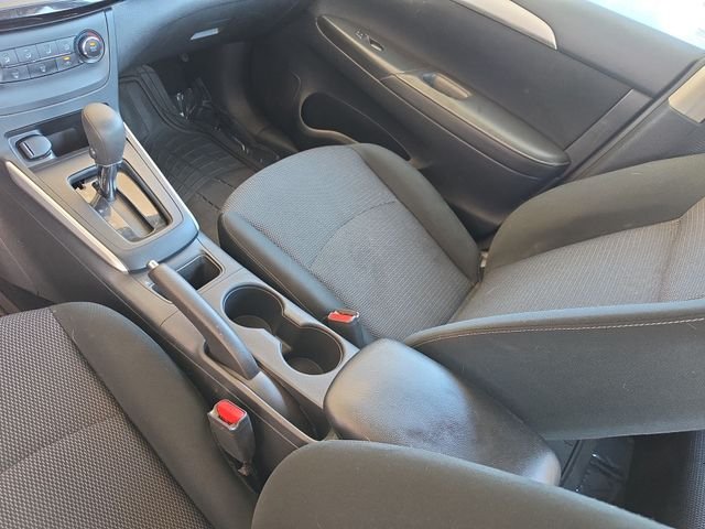 Used 2019 White Nissan S image 24