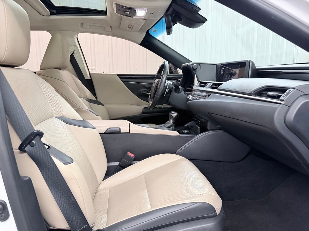 Used 2021 White Lexus 350 image 41