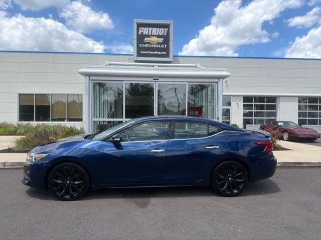 Used 2016 Blue Nissan SR image 1