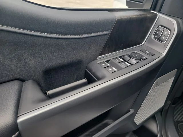 New 2026 Oxford White Ford Lariat image 18