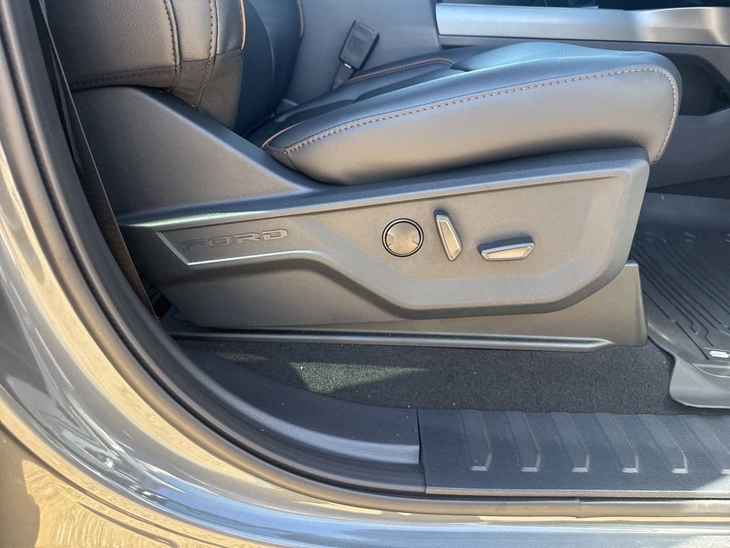 New 2026 Carbonized Gray Metallic Ford Lariat image 38