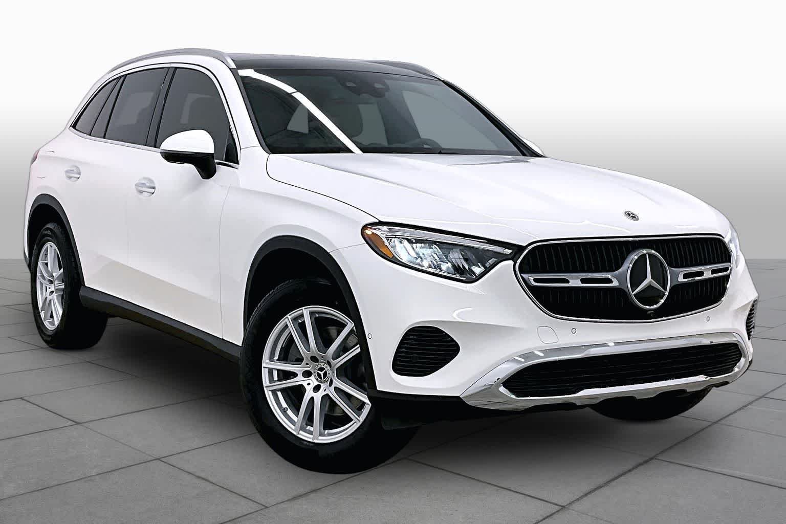 New 2026 Polar White Mercedes-Benz GLC 300 image 2