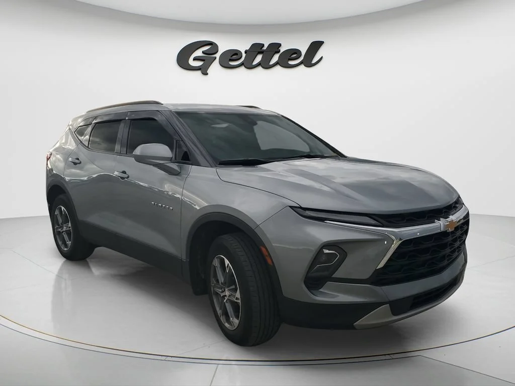 Used 2023 STERLING GRAY METALLIC Chevrolet LT image 3