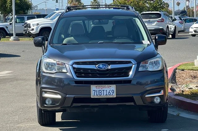 Used 2017 Gray Subaru 2.5i Limited image 9