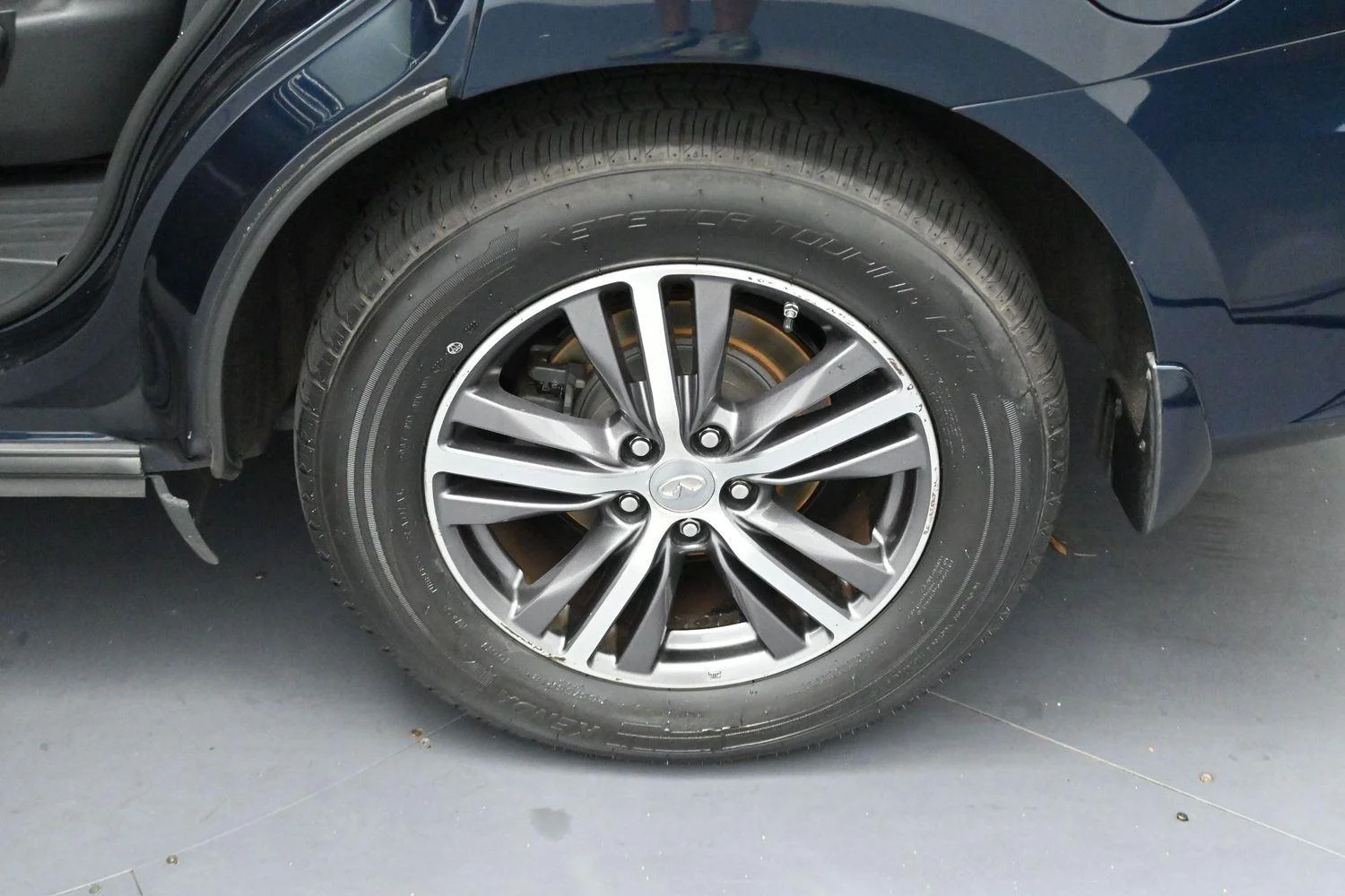 Used 2019 Hermosa Blue INFINITI LUXE image 30