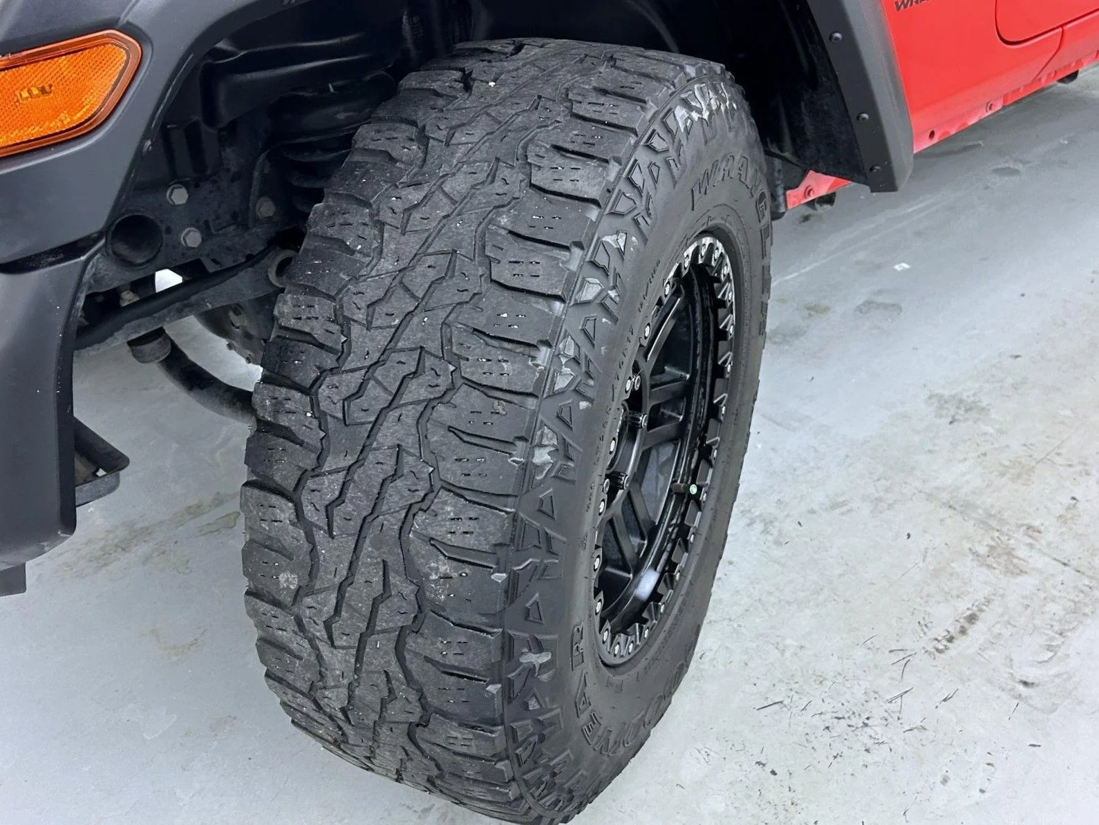 Used 2023 Red Jeep Sport S image 24