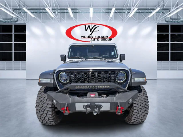 Used 2024 Silver Jeep Sport image 8