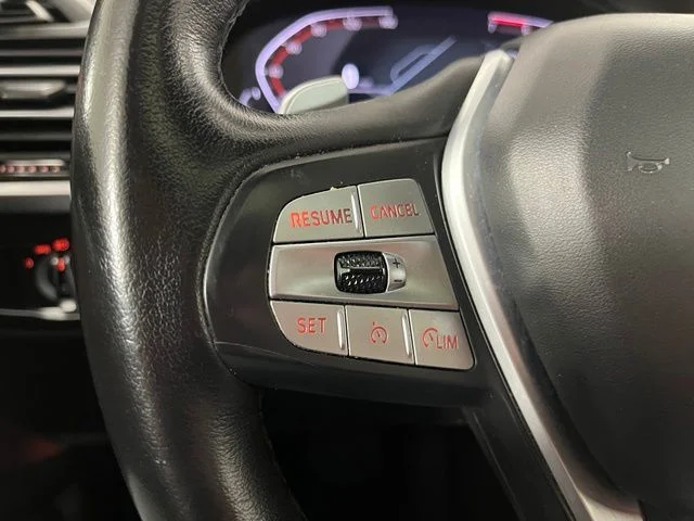 Used 2022 White BMW xDrive30i image 18
