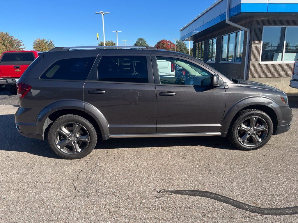 Used 2016 Gray Dodge Crossroad Plus image 11
