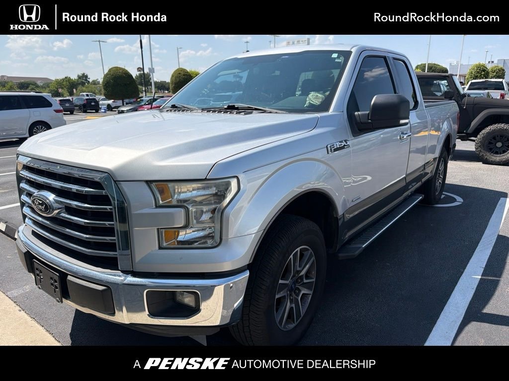 Used 2016 Magnetic Metallic Ford XLT image 1